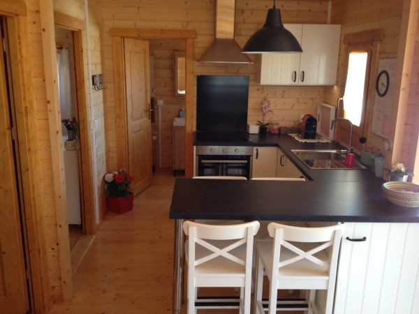 Luxury Timber Cabin - With fitted Kitchen